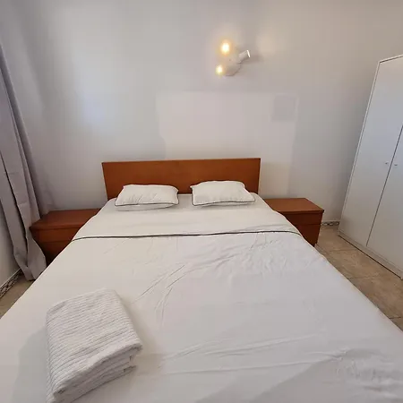 Aaa Awesome Apartment *